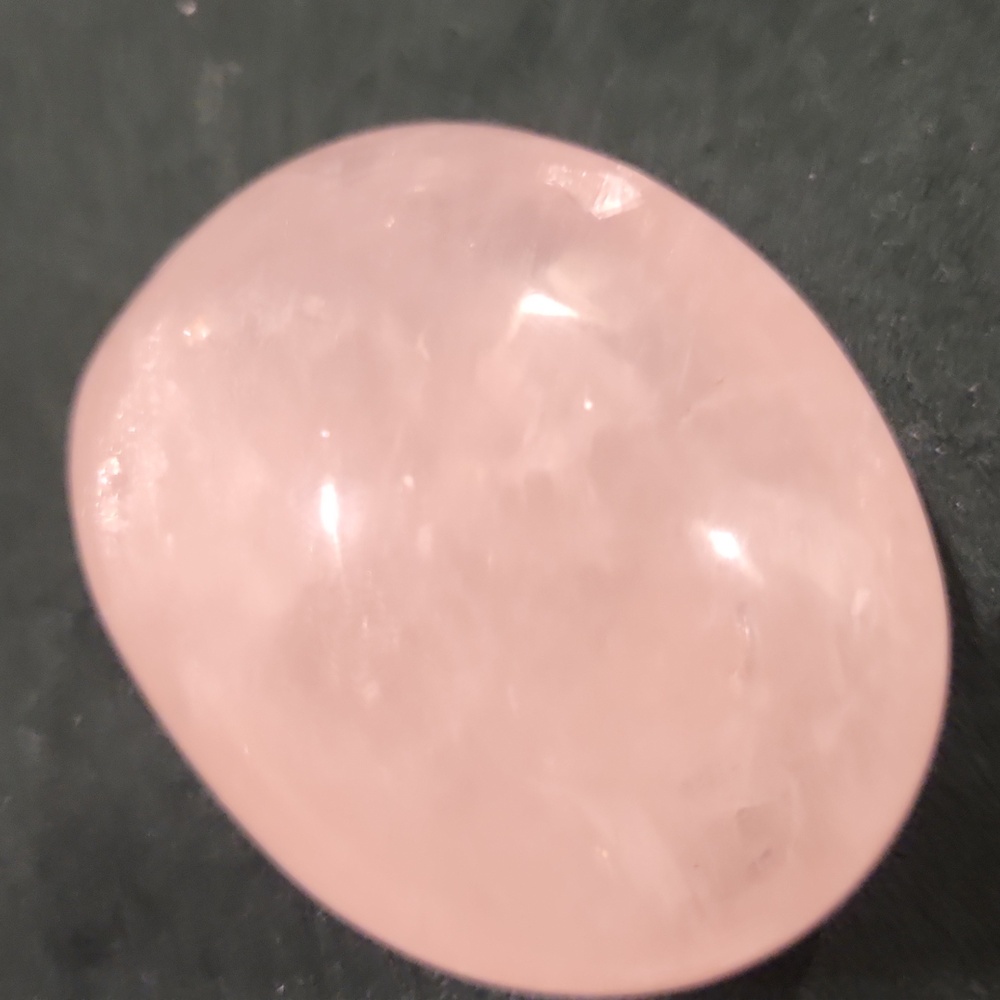 Rose quartz palmstone